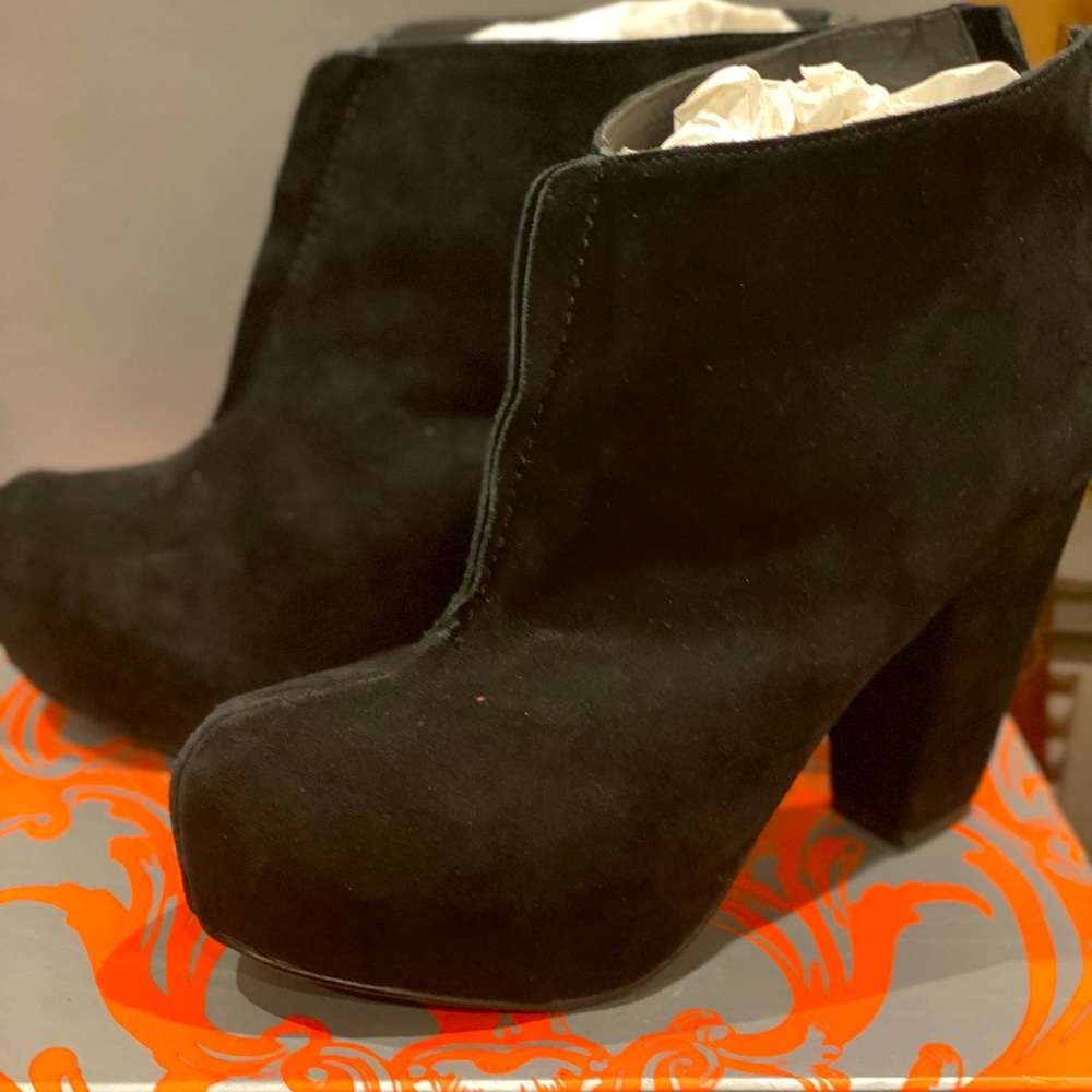 Kelsi dagger enclosed platform booties 💥like new